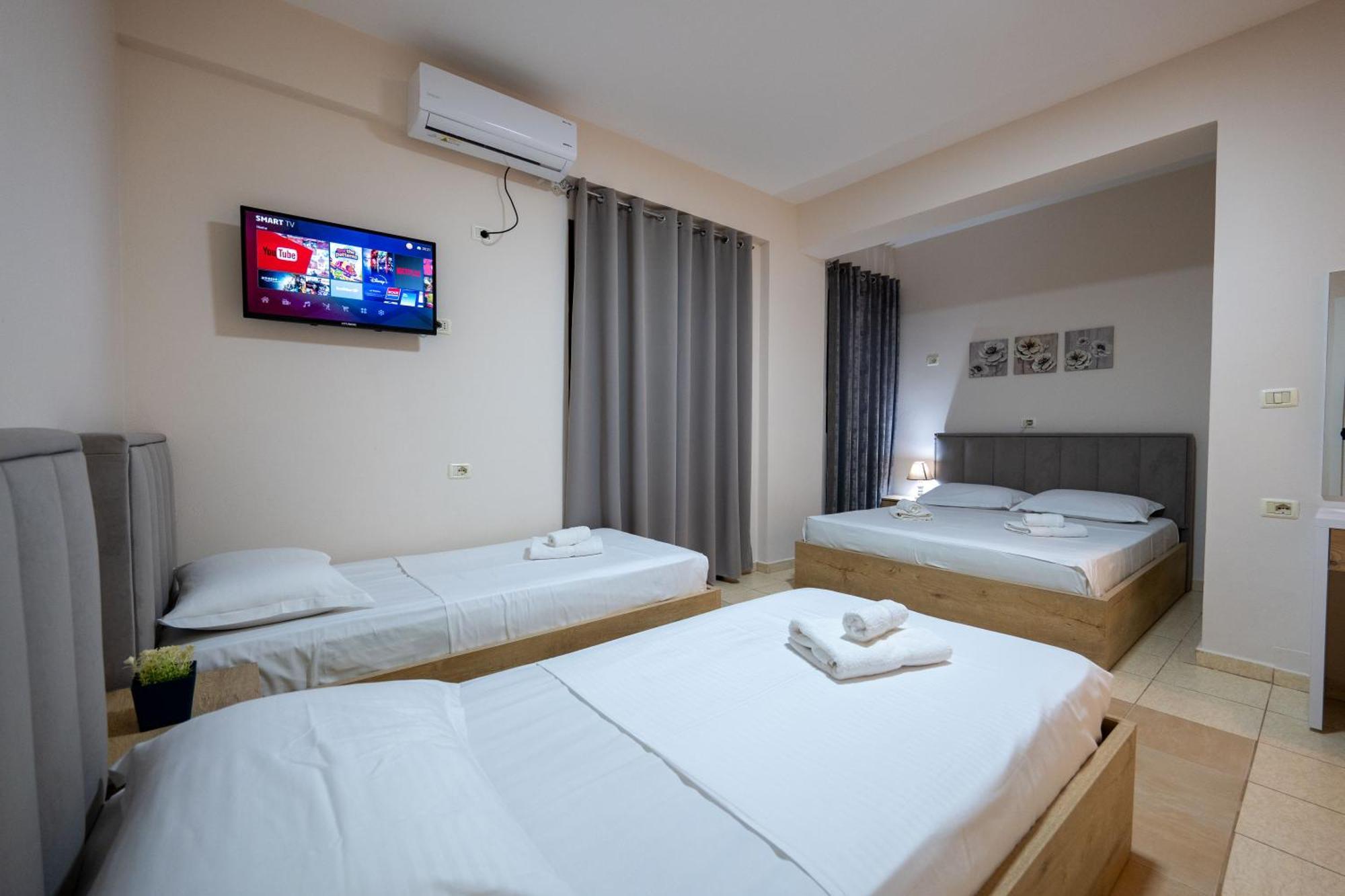 Twins Hotel Εξαμίλιο Εξωτερικό φωτογραφία