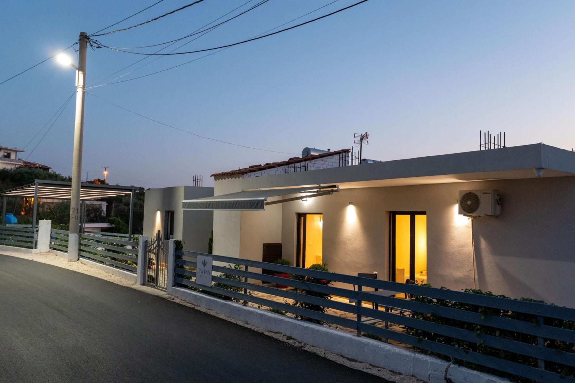Twins Hotel Εξαμίλιο Εξωτερικό φωτογραφία