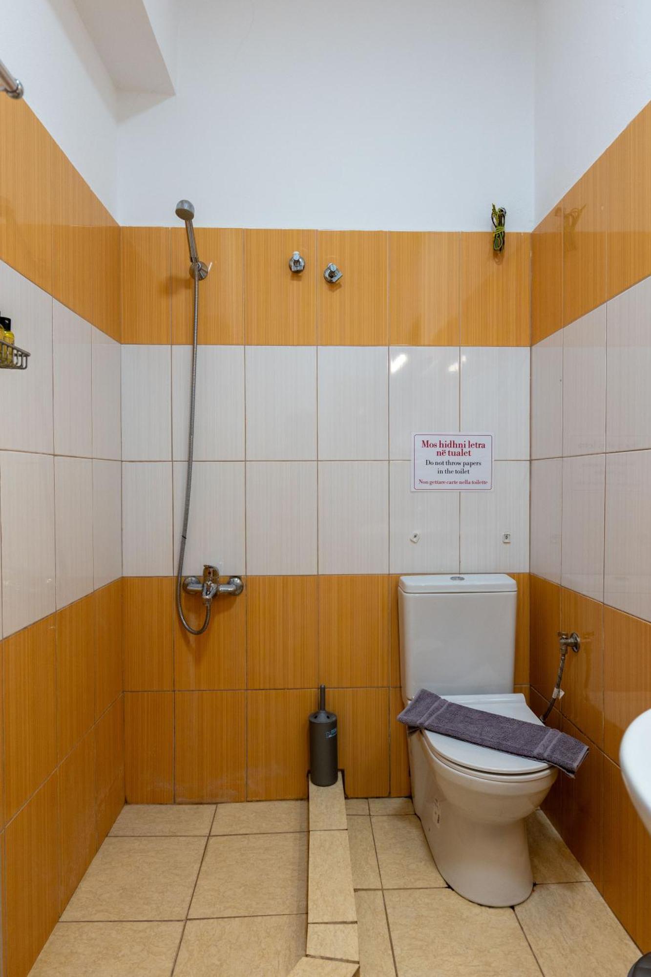 Twins Hotel Εξαμίλιο Εξωτερικό φωτογραφία